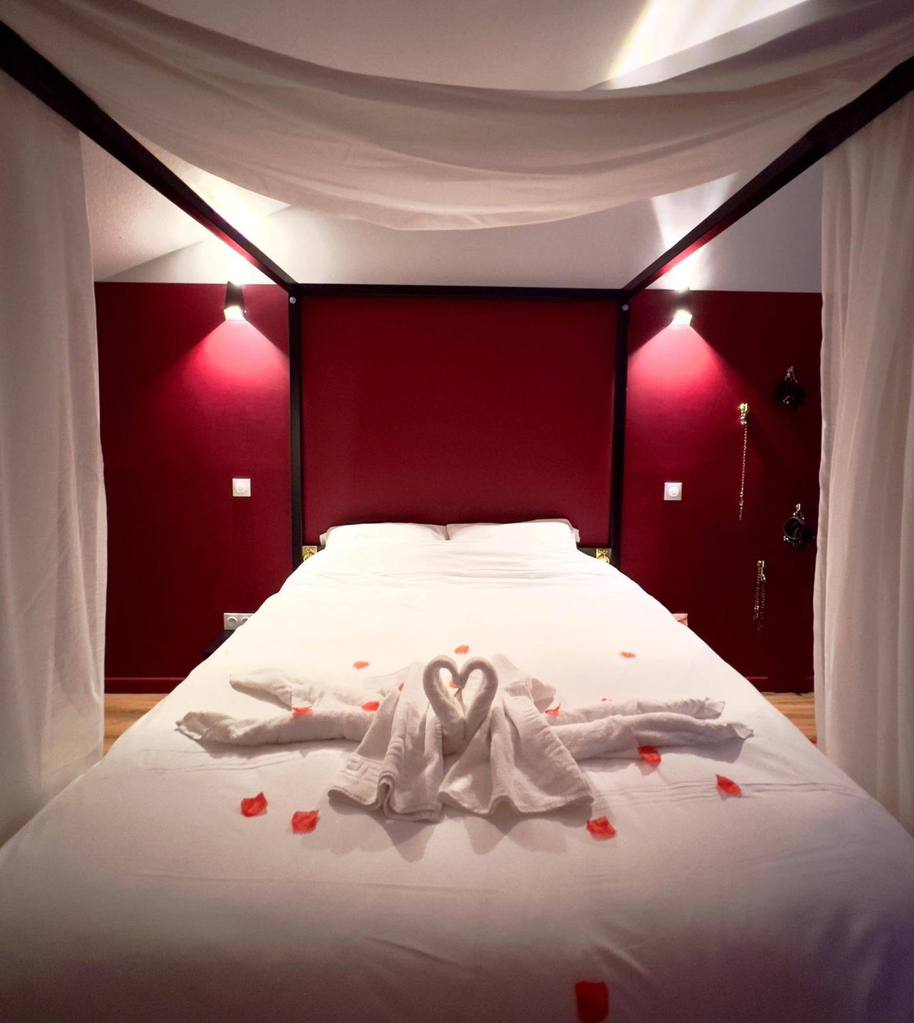 50 Nuances D'Amour - Jacuzzi / Massage / Cinema Moirans Zewnętrze zdjęcie