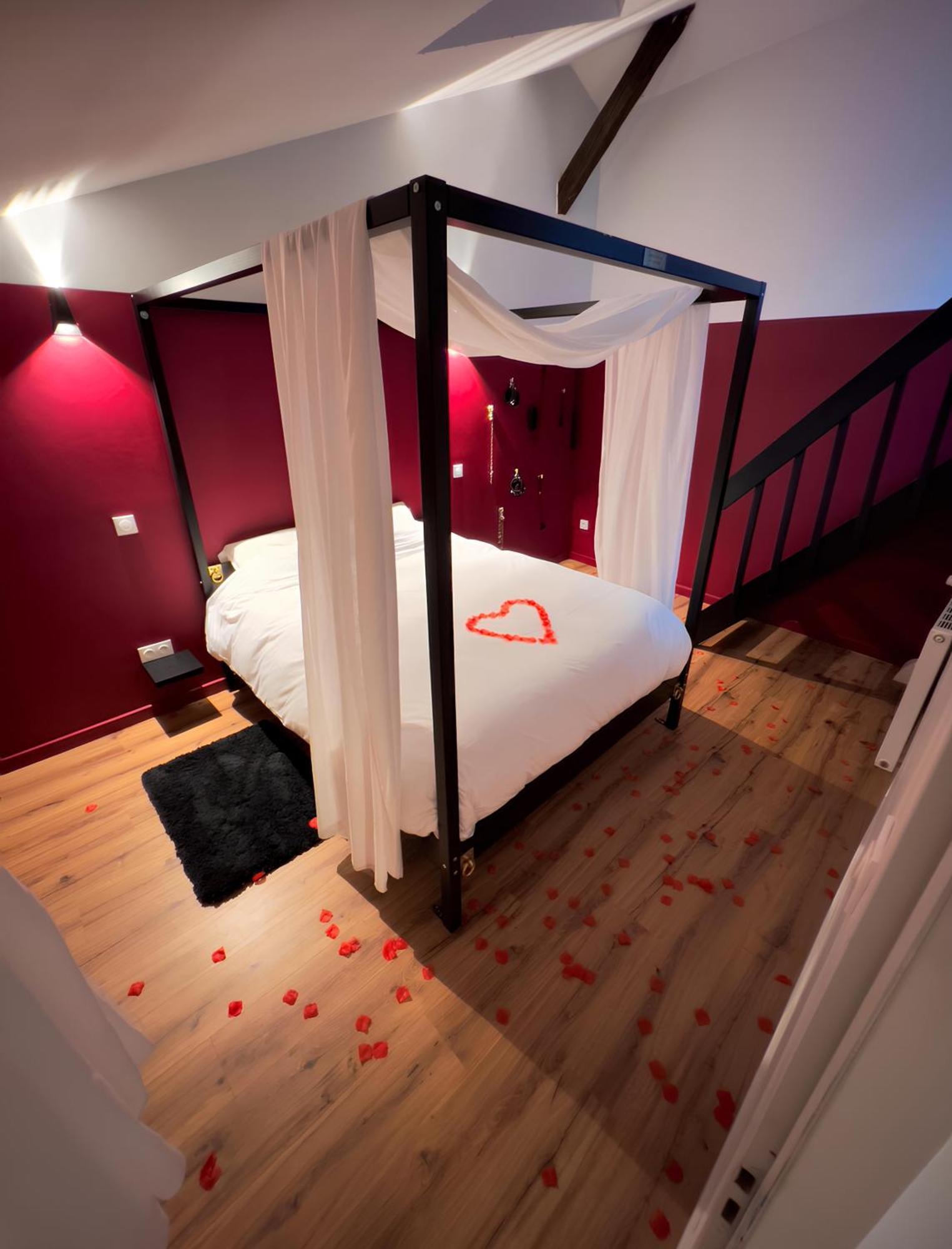 50 Nuances D'Amour - Jacuzzi / Massage / Cinema Moirans Zewnętrze zdjęcie